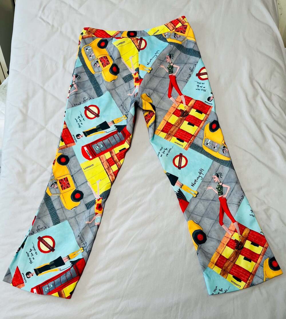 90s Notting Hill Graphic Print Cropped Flare Pants | Retro Mod Statement Trouser